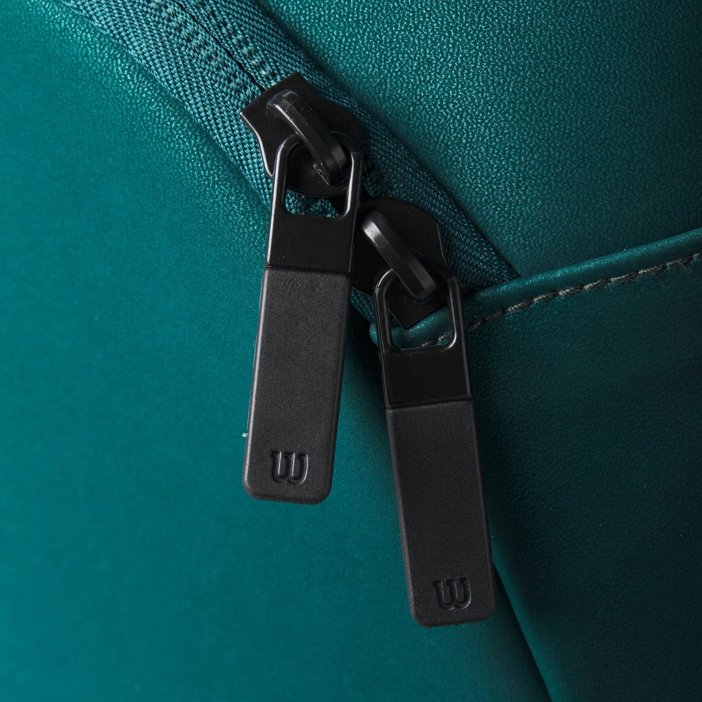 Wilson Blade V9 Super Tour 15-Pack Tennis Bag